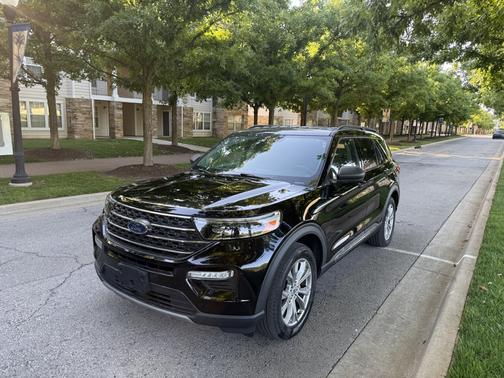 Black 2023 Ford Explorer XLT