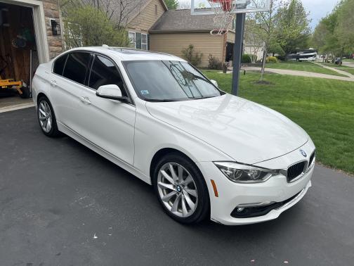 2017 BMW 330 i xDrive