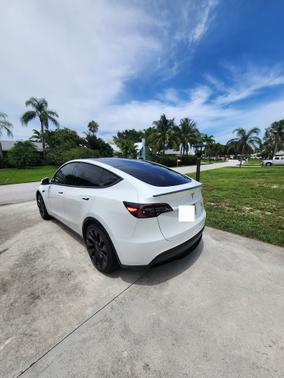 2024 Tesla Model Y Performance