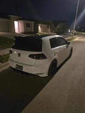 2016 Volkswagen Golf R 4-Door