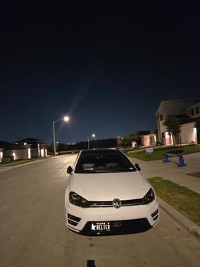 2016 Volkswagen Golf R 4-Door