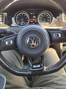 2016 Volkswagen Golf R 4-Door