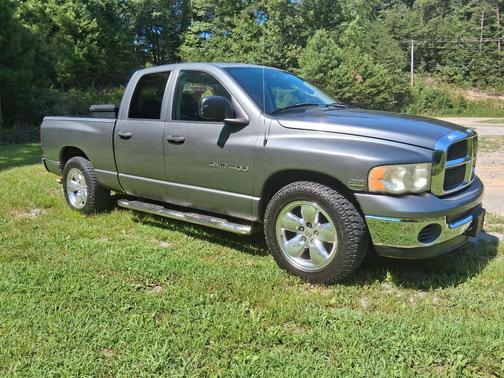 Gray 2005 Dodge Ram 1500 SLT Quad Cab