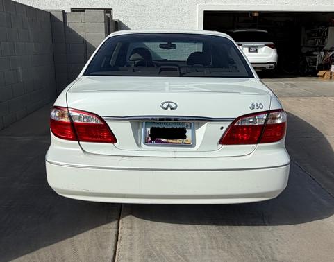 2001 INFINITI I30 Luxury