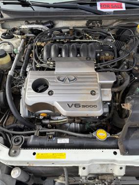 2001 INFINITI I30 Luxury