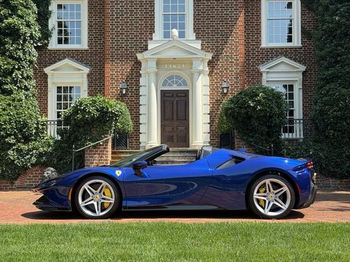 2022 Ferrari SF90 Spider Base