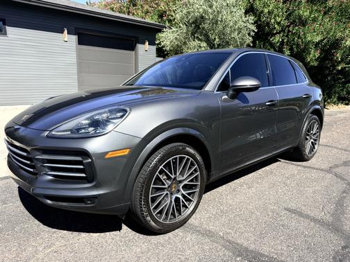 Gray 2019 Porsche Cayenne Cayenne