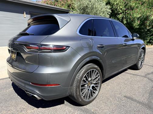 Gray 2019 Porsche Cayenne Cayenne