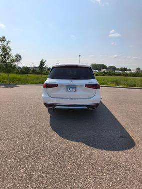 White 2022 Mercedes-Benz GLS 450 4MATIC