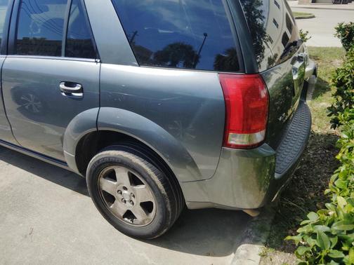 Gray 2007 Saturn Vue Base
