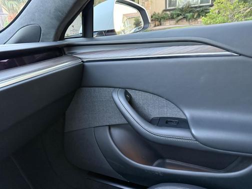 White 2022 Tesla Model S Long Range