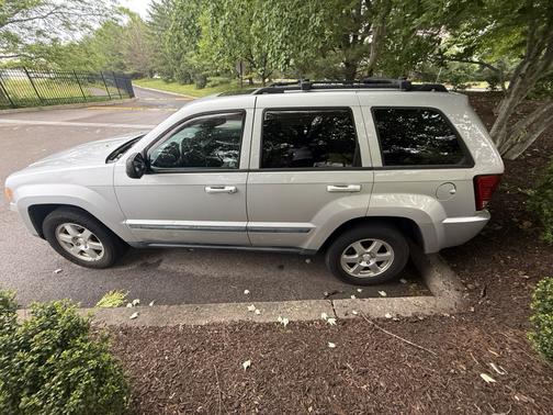 Black 2008 Jeep Grand Cherokee Laredo
