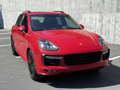 2017 Porsche Cayenne GTS