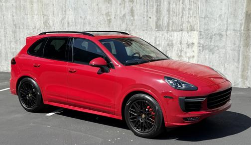 2017 Porsche Cayenne GTS