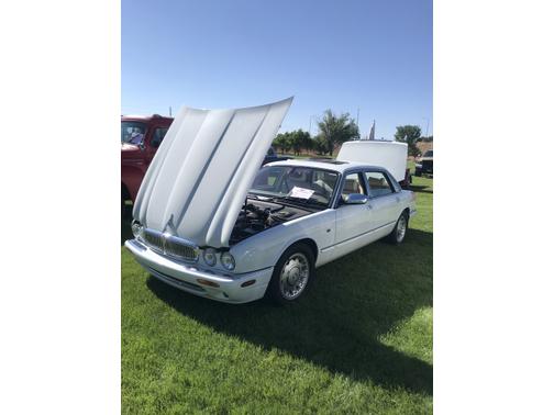 2000 Jaguar XJ8 L