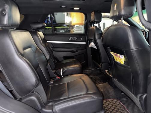 Gray 2017 Ford Explorer XLT