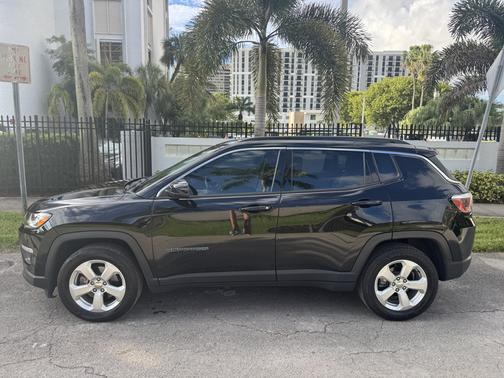 Black 2018 Jeep Compass Latitude