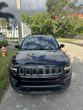Black 2018 Jeep Compass Latitude