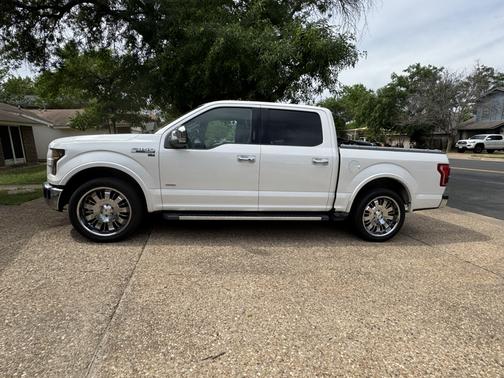 White 2015 Ford F-150 Lariat