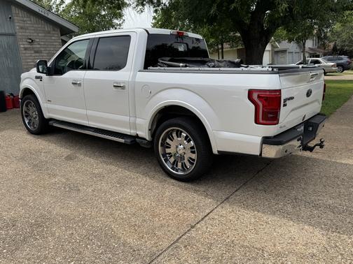 White 2015 Ford F-150 Lariat