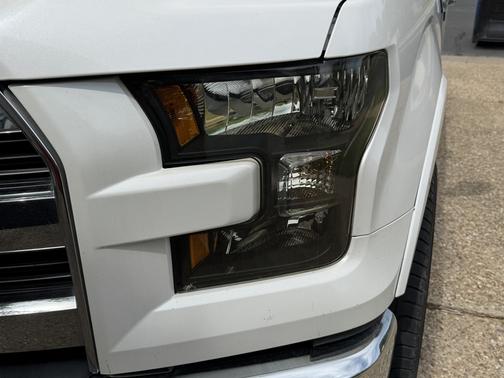 White 2015 Ford F-150 Lariat