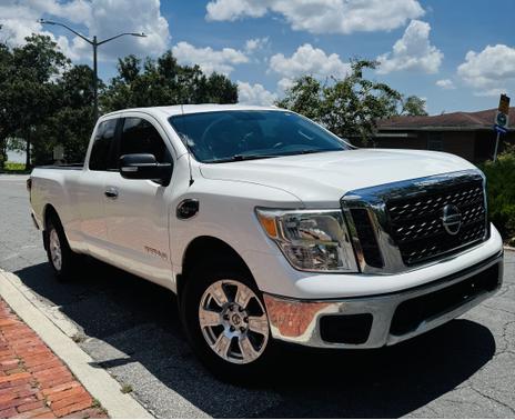 2017 Nissan Titan SV