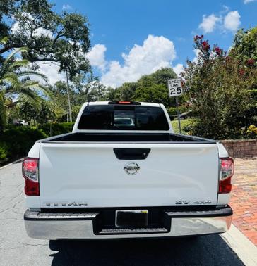 2017 Nissan Titan SV
