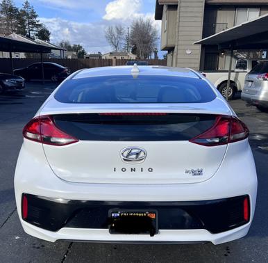 2018 Hyundai IONIQ Hybrid Blue