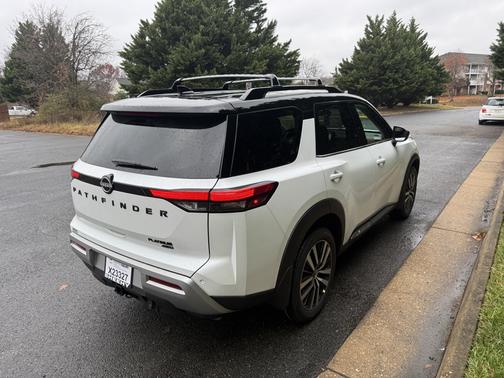 White 2025 Nissan Pathfinder Platinum