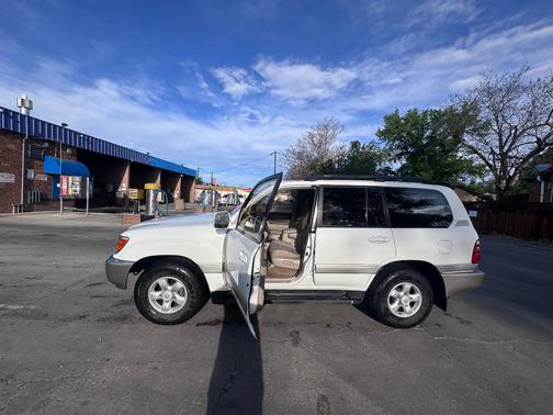 White 1998 Toyota Land Cruiser Base