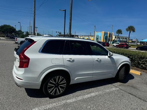White 2020 Volvo XC90 T5 Momentum