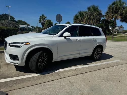 White 2020 Volvo XC90 T5 Momentum