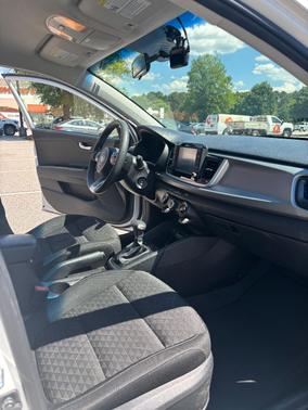 White 2019 Kia Rio S