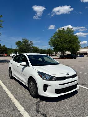 White 2019 Kia Rio S