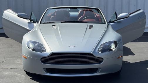 Silver 2008 Aston Martin V8 Vantage Base