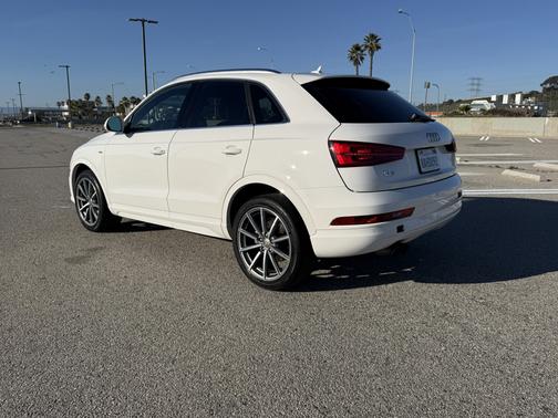White 2018 Audi Q3 2.0T Sport Premium