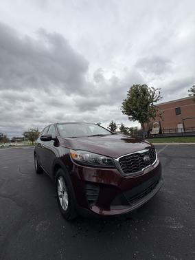 Red 2019 Kia Sorento LX