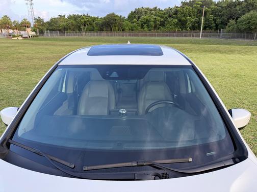 White 2018 Honda Odyssey Elite