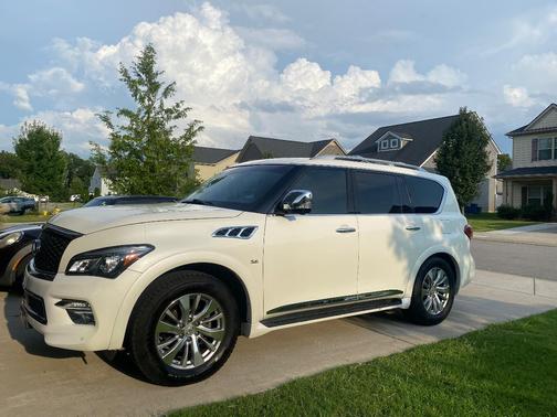 White 2016 INFINITI QX80 Base