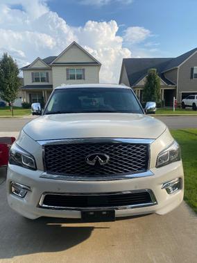 White 2016 INFINITI QX80 Base