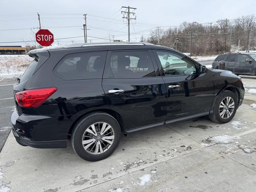 2018 Nissan Pathfinder S
