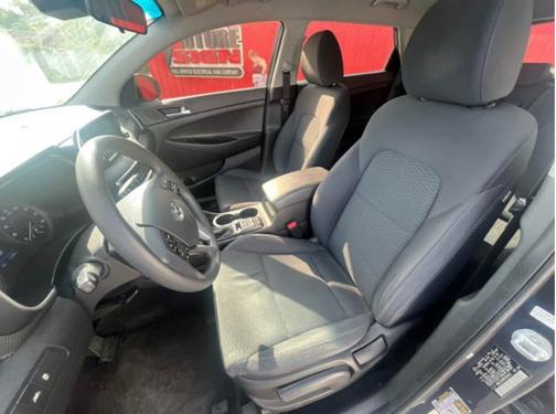 2019 Hyundai TUCSON SE