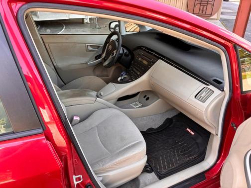 Red 2011 Toyota Prius II