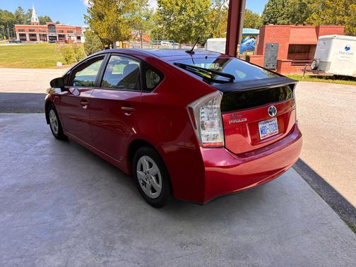 Red 2011 Toyota Prius II