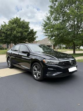 Black 2019 Volkswagen Jetta 1.4T R-Line