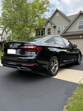 Black 2019 Volkswagen Jetta 1.4T R-Line