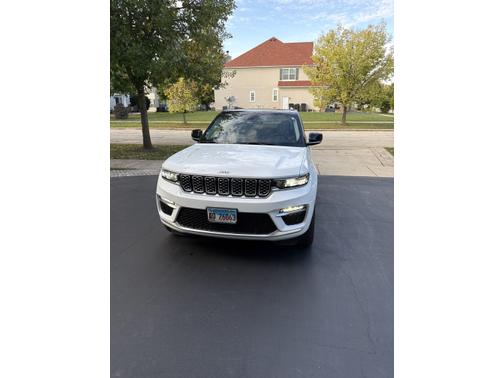 2022 Jeep Grand Cherokee Summit