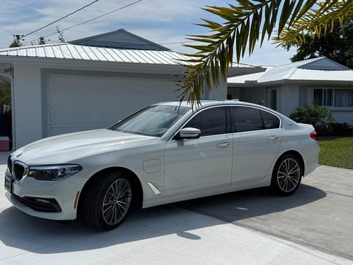 White 2018 BMW 530e xDrive iPerformance
