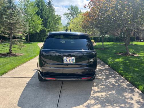 Black 2023 Land Rover Range Rover P530 SE SWB