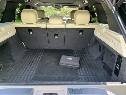 Black 2023 Land Rover Range Rover P530 SE SWB